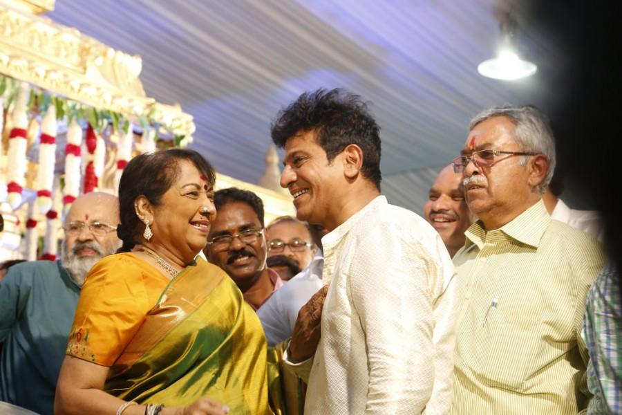 Kannada Actor Shivarajkumar daughter Nirupama's Wedding. Shivarajkumar,Shivarajkumar daughter Nirupama,Shivarajkumar daughter Nirupama wedding,Shivarajkumar daughter Nirupama marriage,Nirupama marriage,Nirupama wedding,Nirupama and Dileep,Nirupama and Dileep marriage,Nirupama and Dileep wedding,shivarajkumar,Sh