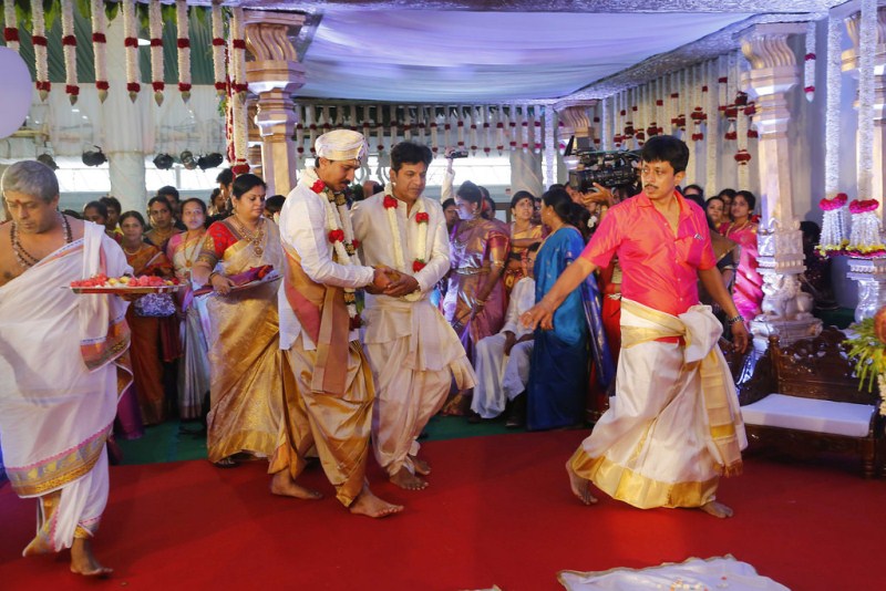 Kannada Actor Shivarajkumar daughter Nirupama's Wedding. Shivarajkumar,Shivarajkumar daughter Nirupama,Shivarajkumar daughter Nirupama wedding,Shivarajkumar daughter Nirupama marriage,Nirupama marriage,Nirupama wedding,Nirupama and Dileep,Nirupama and Dileep marriage,Nirupama and Dileep wedding,shivarajkumar,Sh