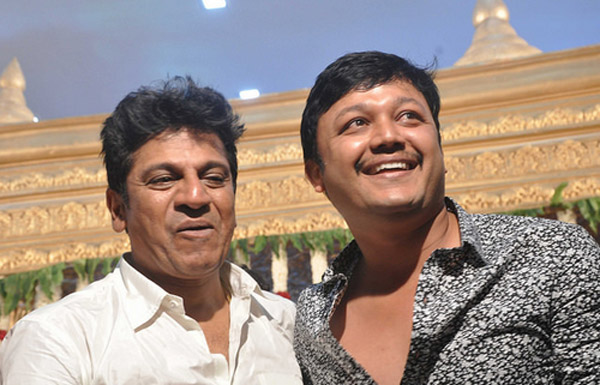 Photos of Sudeep, Upendra, Ganesh, Ravichandran at Shivaraj Kumar daughter Nirupama-Dileep's Wedding. Sudeep,Upendra,Ganesh,Ravichandran,Shivaraj Kumar daughter Nirupama-Dileep's Wedding,Shivaraj Kumar daughter Nirupama Wedding,Nirupama Wedding,Nirupama marriage
