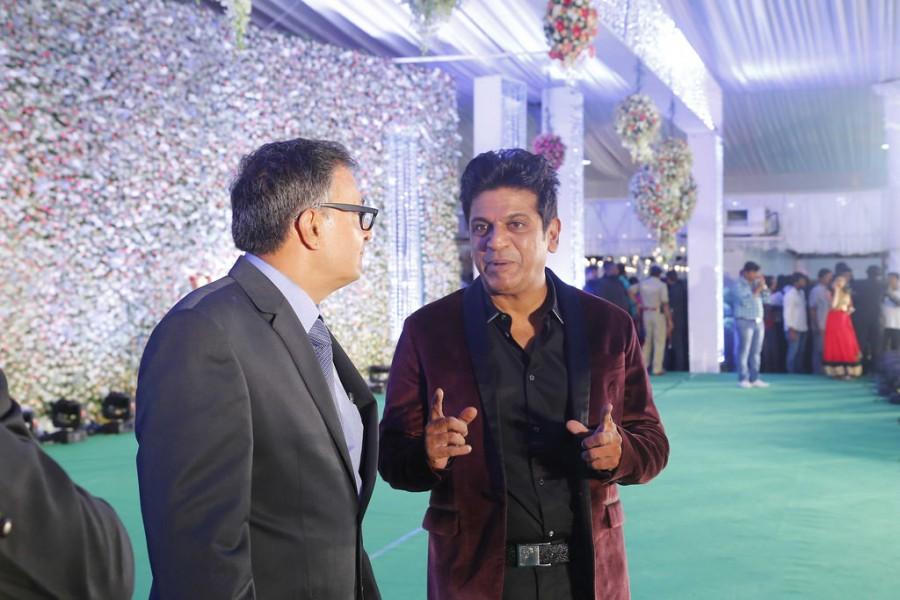 Telugu Director Rajamouli at Shivarajkumar daughter Nirupama-Dileep Wedding reception. Rajamouli,Rajamouli at Shivarajkumar daughter Nirupama-Dileep Wedding reception,Shivarajkumar daughter Nirupama-Dileep Wedding reception,Nirupama-Dileep Wedding reception,Shivarajkumar daughter Nirupama-Dileep Wedding reception pics,Shivarajkumar daughter