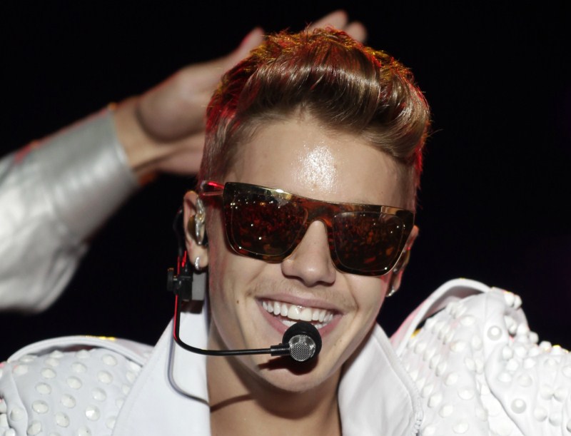 Here are some Justin Bieber's Hair Hairstyles Pictures. Justin Bieber,singer Justin Bieber,Justin Bieber Hair Hairstyles,Justin Bieber new Hair Hairstyles,Hair Hairstyles,celebs Hair Hairstyles,different type of Hair Hairstyles