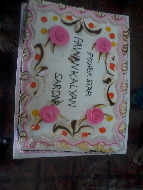 Fans all over the world celebrated Power Star Pawan Kalyan's 44th birthday on Wednesday, 2 September. Pawan Kalyan,Pawan Kalyan birthday,Pawan Kalyan birthday celebration,Fans celebrate Pawan Kalyan birthday