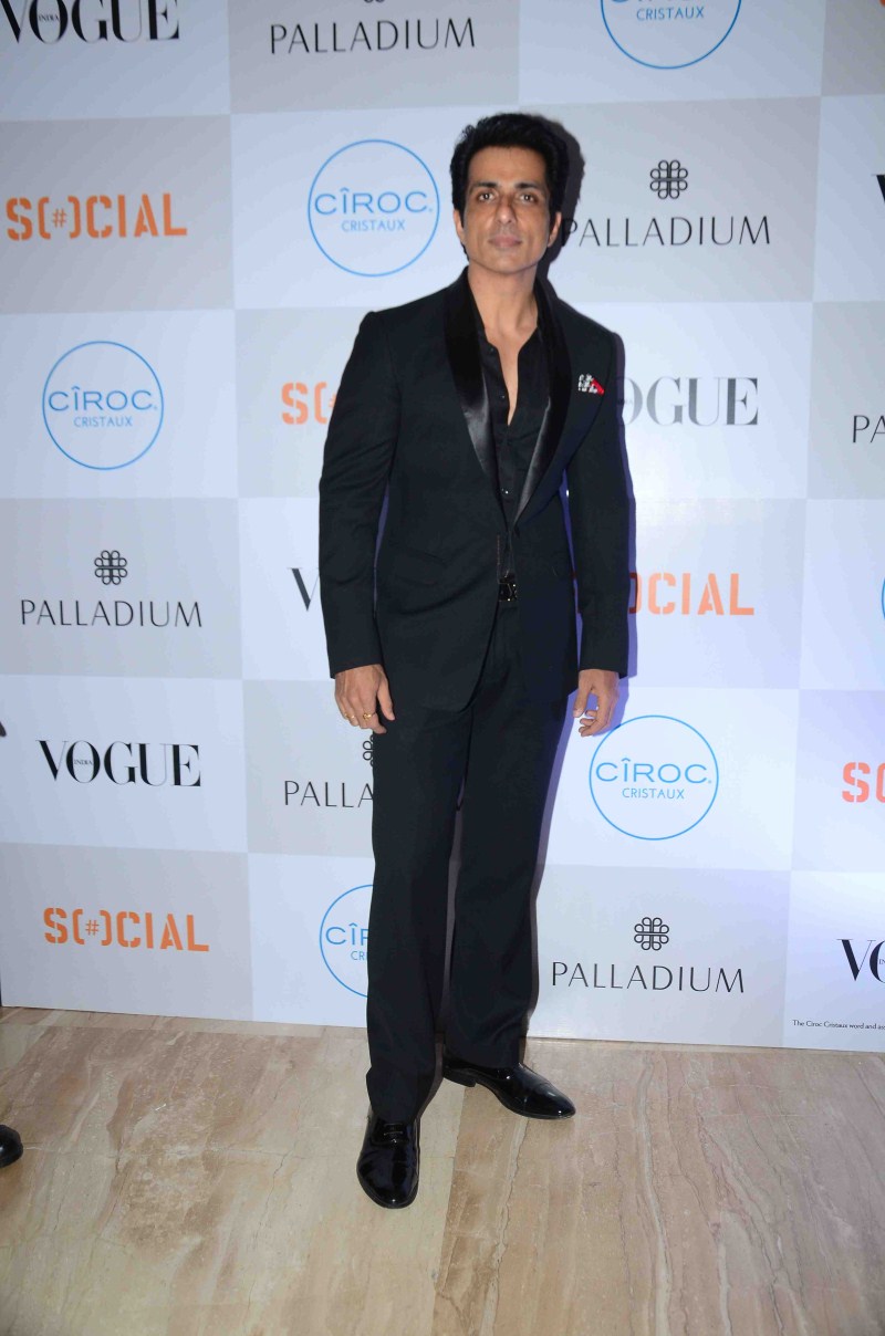Photos of Fashion's Night Out 2015 by Vogue at Palladium, Mumbai. Fashion's Night Out 2015,Vogue India,Vogue India Fashion's Night Out,Night Out 2015,Night Out 2015 by Vogue India,Sonu Sood,Sarah Todd,Shweta Salve,Nachiket Barve with wife Surabhi,Masaba Gupta,Maria Goretti,Gayatri Ruia,Carol Gracias,Anita Dong