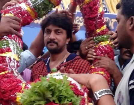 Photos of Kichcha Sudeep 42nd Birthday Celebrations.