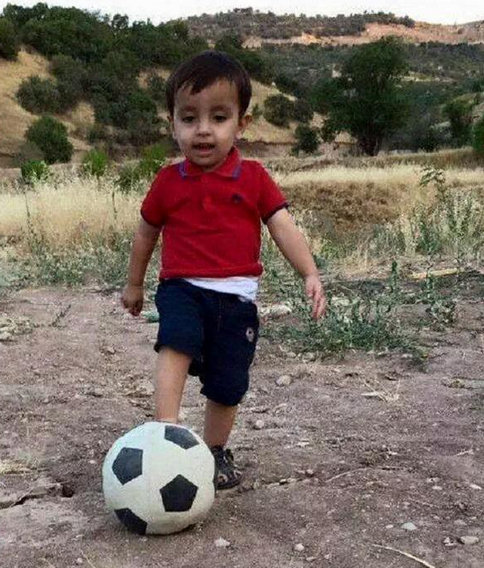 The picture of Aylan Kurdi, one of 12 Syrians who drowned off the coast of Turkey as they tried to reach the EU by boat, has sparked a major concern on the situation of refugees risking lives to escape their countries. The three year old Syrian refugee from Kobane was trying to make his way to Greece along with his family, when he drowned along with his mother and brother. Aylan Kurdi,Syrian refugee crisis,Mediterranean refugee crisis,mediterranean refugees,Syria,Turkey,syrian child,drowned syrian child,kurdish child,kobane