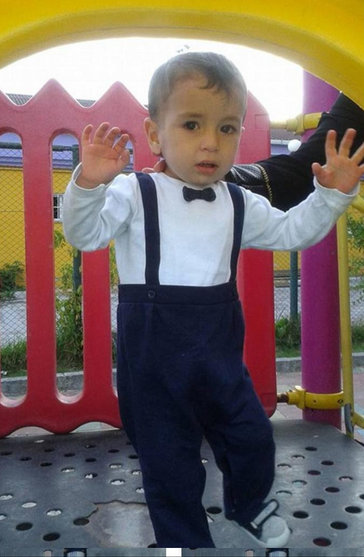 The picture of Aylan Kurdi, one of 12 Syrians who drowned off the coast of Turkey as they tried to reach the EU by boat, has sparked a major concern on the situation of refugees risking lives to escape their countries. The three year old Syrian refugee from Kobane was trying to make his way to Greece along with his family, when he drowned along with his mother and brother. Aylan Kurdi,Syrian refugee crisis,Mediterranean refugee crisis,mediterranean refugees,Syria,Turkey,syrian child,drowned syrian child,kurdish child,kobane