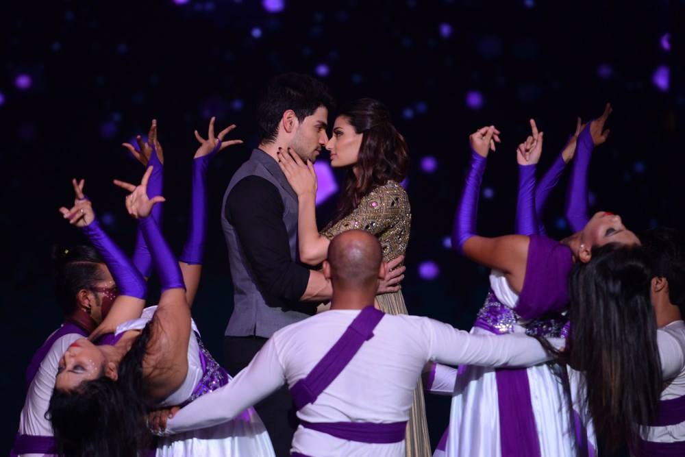 Salman Khan,Dance Plus,hero movie promotion,sooraj pancholi,Athiya Shetty,Sooraj and Athiya Shetty,salman,Actor Salman Khan,Dance +,bollywood movie Hero,Hero movie promotion