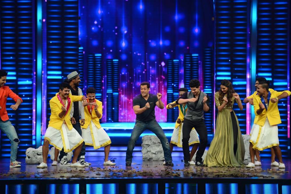 Bollywood Actor Salman Khan on Dance Plus to Promote Hero movie With Sooraj and Athiya Shetty. Salman Khan,Dance Plus,hero movie promotion,sooraj pancholi,Athiya Shetty,Sooraj and Athiya Shetty,salman,Actor Salman Khan,Dance +,bollywood movie Hero,Hero movie promotion