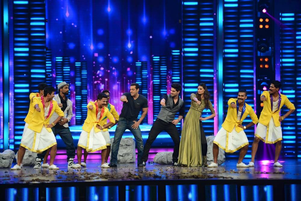 Bollywood Actor Salman Khan on Dance Plus to Promote Hero movie With Sooraj and Athiya Shetty. Salman Khan,Dance Plus,hero movie promotion,sooraj pancholi,Athiya Shetty,Sooraj and Athiya Shetty,salman,Actor Salman Khan,Dance +,bollywood movie Hero,Hero movie promotion