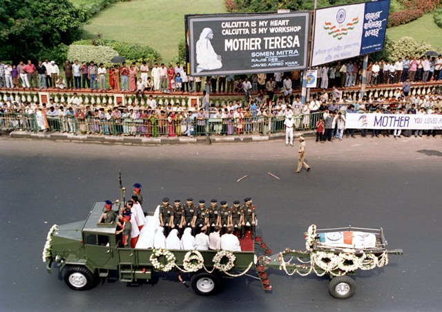 5 September 2015 marks the 18th death anniversary of Blessed Mother Teresa. Mother teresa,mother teresa death anniversary,mother teresa photos,mother teresa funeral photos,charity sister