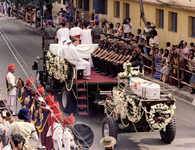 5 September 2015 marks the 18th death anniversary of Blessed Mother Teresa. Mother teresa,mother teresa death anniversary,mother teresa photos,mother teresa funeral photos,charity sister