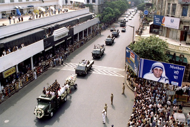 5 September 2015 marks the 18th death anniversary of Blessed Mother Teresa. Mother teresa,mother teresa death anniversary,mother teresa photos,mother teresa funeral photos,charity sister