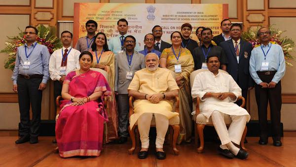 Indian PM Narendra Modi with National Awardee Teachers on the eve of Teachers' Day Teachers day,PM Narendra Modi,Narendra Modi,Modi,National Awardee,Modi with National Awardee Teachers