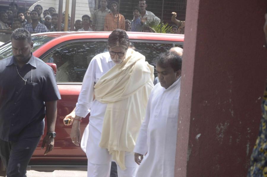 Bollywood music composer-director Aadesh Shrivastava passed away in Mumbai on Saturday. Aadesh Shrivastava,Aadesh Shrivastava funeral,celebs at Aadesh Shrivastava,celebs at Aadesh Shrivastava funeral