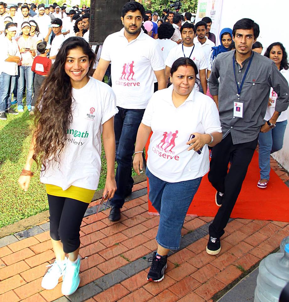 'Premam' fame Sai Pallavi and cricketer Sreesanth took part in the walkathon programme at Durbar Hall ground in Kochi on 6 September. Sai pallavi,canserve,sai pallavi latest,sreesanth,canserve walkathon