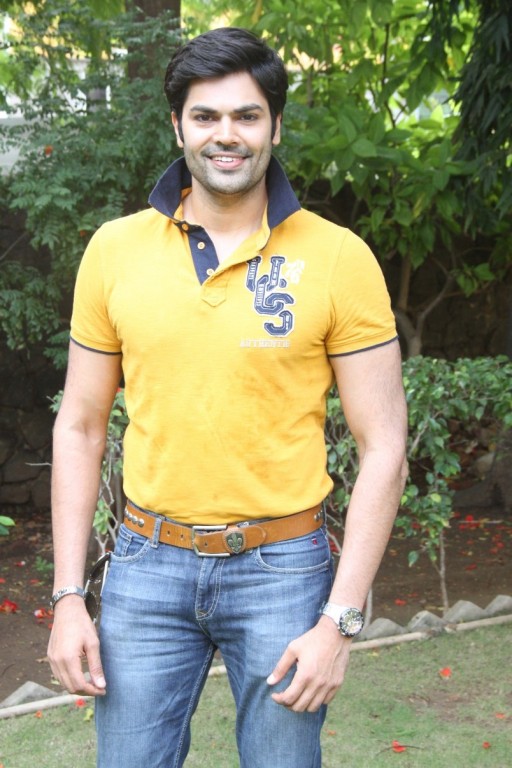 South Indian Actor Jayam Ravi, Director Jayam Raja and Music Director Hiphop Tamizha at Thani Oruvan Sucess Meet. Thani Oruvan,Thani Oruvan Sucess Meet,Jayam Ravi,Jayam Raja,Hiphop Tamizha,Thani Oruvan Thanks Meet,Thani Oruvan Thanks Meet pics,Thani Oruvan Thanks Meet images,Thani Oruvan Thanks Meet photos,Thani Oruvan Sucess Meet pics,Thani Oruvan Sucess Meet images