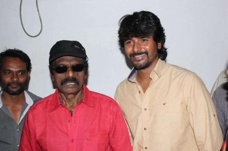 South Indian Actor Sivakarthikeyan, Sathyaraj at Goundamani's 49 O Audio Launch. Sivakarthikeyan,Sathyaraj,Goundamani's 49 O Audio Launch,Goundamani,49 O Audio Launch,49 O Audio Launch pics,49 O Audio Launch images,49 O Audio Launch photos,49 O Audio Launch stills,49 O Audio Launch pictures,tamil movie 49 O Audio