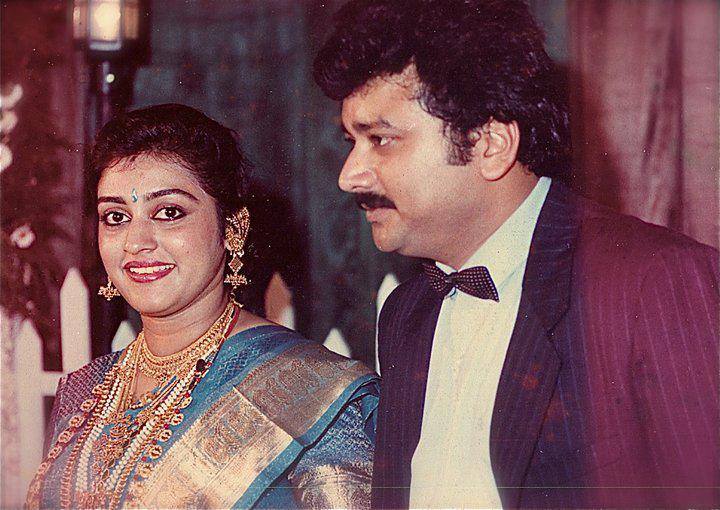 Celebrity couple Jayaram and Parvathy celebrate their 23rd wedding anniversary on 7 September. Jayaram parvathy,jayaram parvathy photos,jayaram parvathy wedding anniversary,jayaram family photos,jayaram parvathy wedding photos