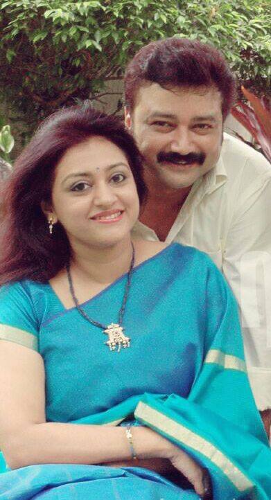 Celebrity couple Jayaram and Parvathy celebrate their 23rd wedding anniversary on 7 September. Jayaram parvathy,jayaram parvathy photos,jayaram parvathy wedding anniversary,jayaram family photos,jayaram parvathy wedding photos