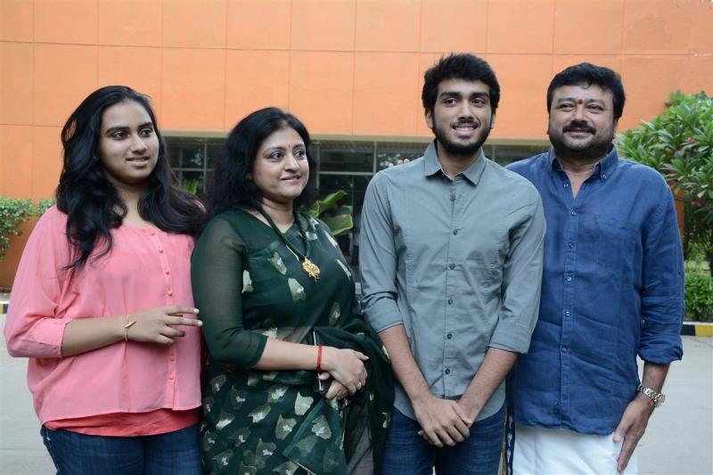 Celebrity couple Jayaram and Parvathy celebrate their 23rd wedding anniversary on 7 September. Jayaram parvathy,jayaram parvathy photos,jayaram parvathy wedding anniversary,jayaram family photos,jayaram parvathy wedding photos