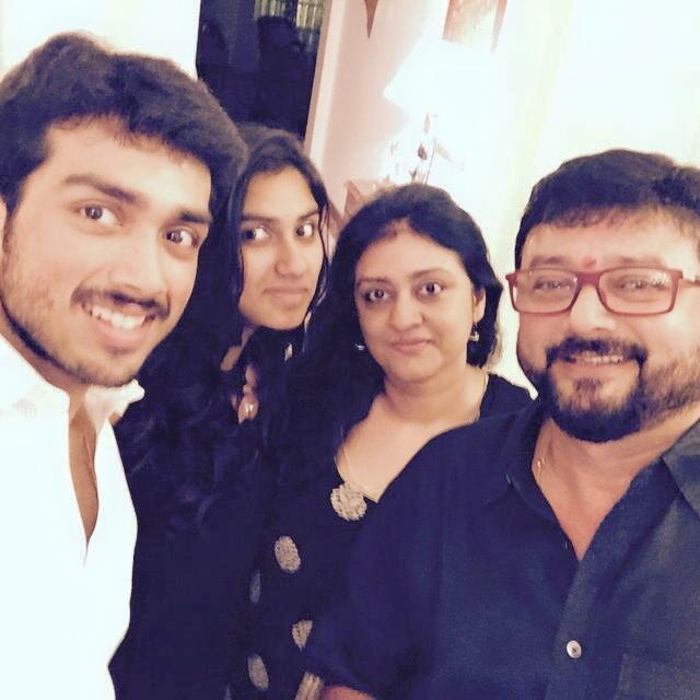 Celebrity couple Jayaram and Parvathy celebrate their 23rd wedding anniversary on 7 September. Jayaram parvathy,jayaram parvathy photos,jayaram parvathy wedding anniversary,jayaram family photos,jayaram parvathy wedding photos