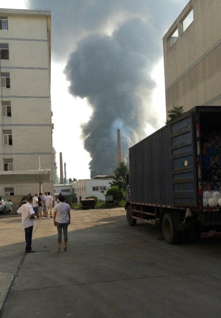 China was rocked by another massive blast at a chemical factory on Monday in Zhejiang province. Huge blames said to be 100 metres high engulfed the factory building. The chemical factory is located in Lishui City Development Zone. China,China explosion,China blast,Lishui,Zhejiang,blast in china,another blast in china,photos,Tianjing