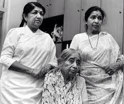 Asha Bhosle, often referred Ashaji celebrates her 82nd birthday on Tuesday, 8 September 2015. Asha Bhosle,Asha Bhosle singer,happy birthday Asha Bhosle,Asha Bhosle with celebs,Asha Bhosle photos,Asha Bhosle shows,Lata Mangeshkar,asha bhosle lata mangeshkar