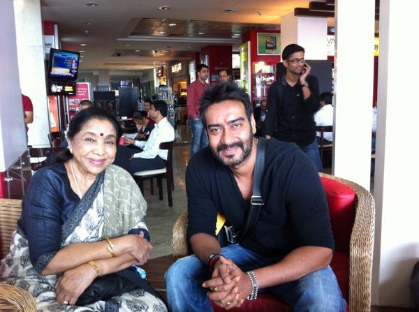 Asha Bhosle, often referred Ashaji celebrates her 82nd birthday on Tuesday, 8 September 2015. Asha Bhosle,Asha Bhosle singer,happy birthday Asha Bhosle,Asha Bhosle with celebs,Asha Bhosle photos,Asha Bhosle shows,Lata Mangeshkar,asha bhosle lata mangeshkar