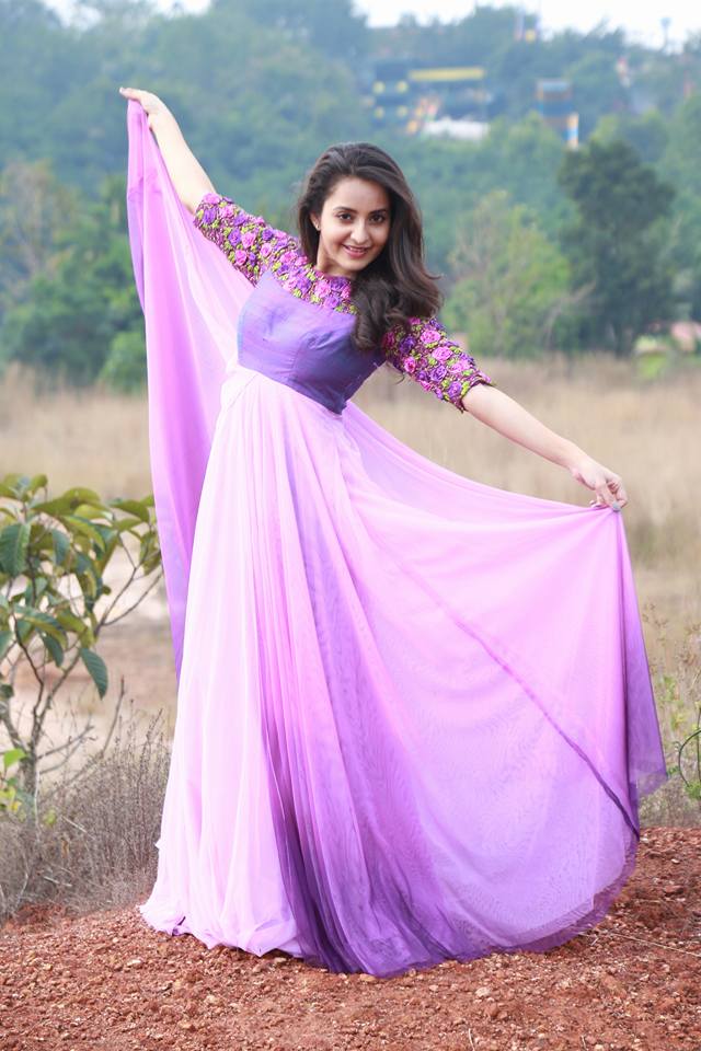 Bhamaa Looks Ravishing in Lavender Gown - Photos,Images,Gallery - 29656