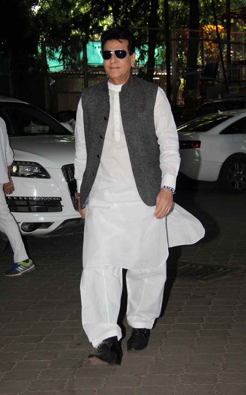 Amitabh Bachchan, Aishwarya Rai, Madhuri Dixit, Juhi Chawla and many Others at Aadesh Shrivastav's prayer meet. Amitabh Bachchan,Aishwarya Rai,Madhuri Dixit,Juhi Chawla,Aadesh Shrivastav prayer meet,Aadesh Shrivastav,aadesh shrivastava funeral,celebs at Aadesh Shrivastav's prayer meet