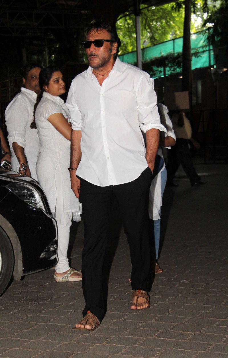 Amitabh Bachchan, Aishwarya Rai, Madhuri Dixit, Juhi Chawla and many Others at Aadesh Shrivastav's prayer meet. Amitabh Bachchan,Aishwarya Rai,Madhuri Dixit,Juhi Chawla,Aadesh Shrivastav prayer meet,Aadesh Shrivastav,aadesh shrivastava funeral,celebs at Aadesh Shrivastav's prayer meet