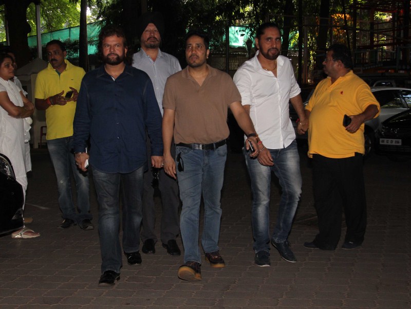 Amitabh Bachchan, Aishwarya Rai, Madhuri Dixit, Juhi Chawla and many Others at Aadesh Shrivastav's prayer meet. Amitabh Bachchan,Aishwarya Rai,Madhuri Dixit,Juhi Chawla,Aadesh Shrivastav prayer meet,Aadesh Shrivastav,aadesh shrivastava funeral,celebs at Aadesh Shrivastav's prayer meet