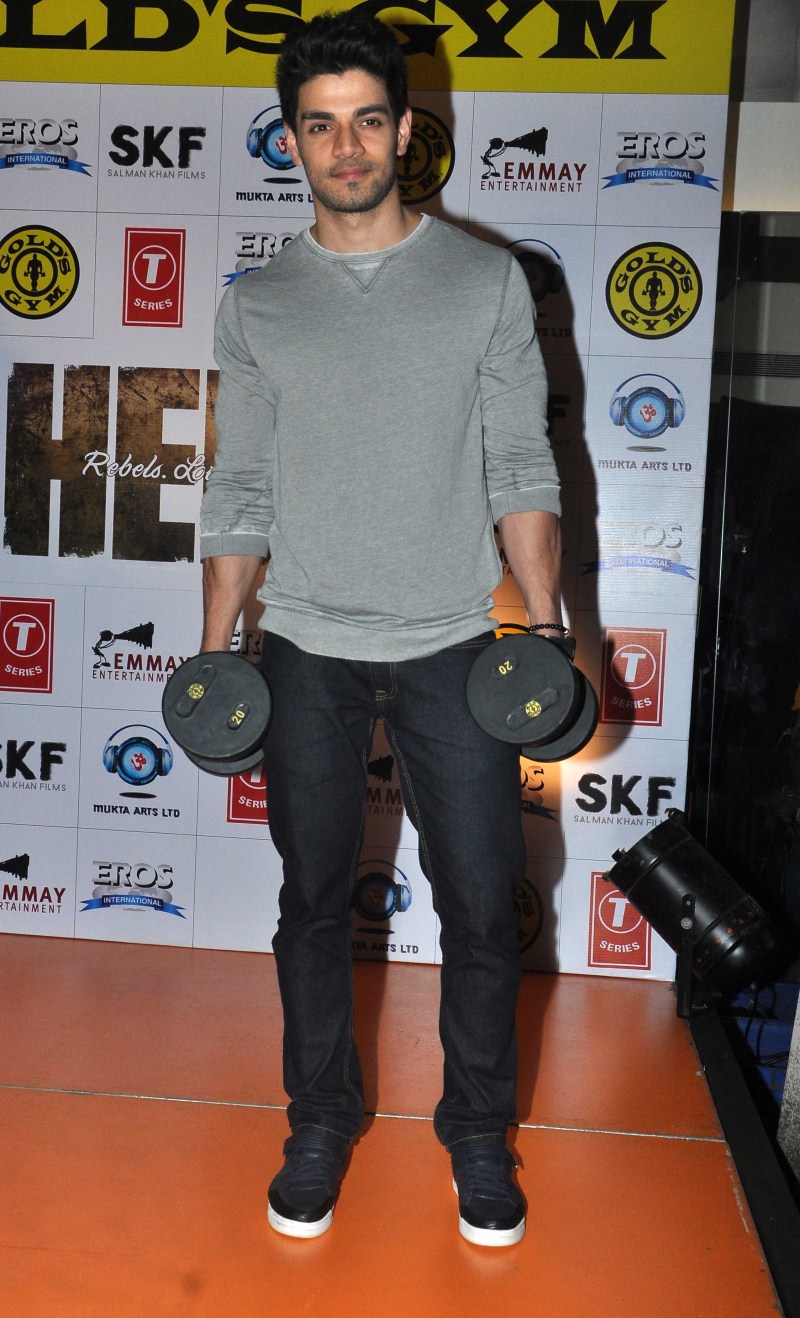 Bollywood Actor Suraj Pancholi and Actress Athiya Shetty Promote Hero Movie at Gold Gym in Bandra. Suraj Pancholi,Athiya Shetty,Suraj Pancholi and Athiya Shetty,Hero Movie promotion at Gold Gym Bandra,Hero Movie promotion,bollywood movie hero