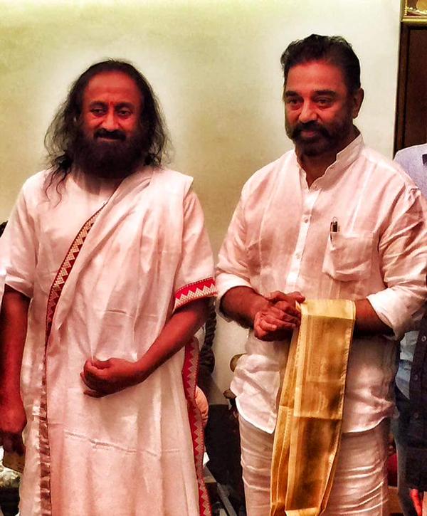 South Indian Actor Kamal Haasan Meets Sri Sri Ravi Shankar. Kamal Hassan,Sri Sri Ravi Shankar,Kamal Hassan Met Sri Sri Ravi Shankar,actor Kamal Hassan,kamal,Kamal Hassan Meets Sri Sri Ravi Shankar