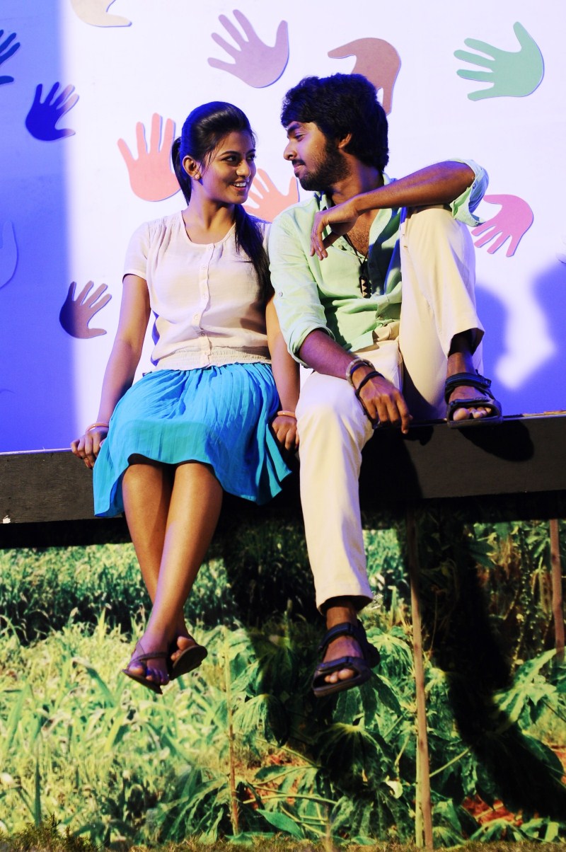 Telugu Movie Yennachu Yedhachu Stills. Yennachu Yedhachu,Trisha Illana Nayanthara,GV. Prakash Kumar,Anandhi,Manisha Yadav,Trisha Leda Nayanthara