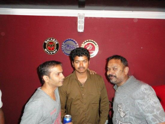 South Indian Actor Vijay Premgi Amaren's Birthday Party Vijay spotted Drunk,vijay,ilayathalapathy vijay,Premji Amaren Birthday Party,Premji Amaren Birthday celebration,actor vijay drunked,venkat,shiva,vijay drunked,Premgi Amaren