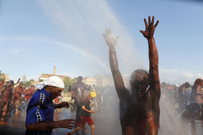 The festival was inspired by a dispute between the town of Baza and Guadix over the possession of an icon of the Virgin of Piedad. Cascamorras Festival,Cascamorras Festival 2015,Baza and Guadix,Virgin of Piedad,Cascamorras Festival pics,Cascamorras Festival images,Cascamorras Festival stills,Cascamorras Festival pictures,Cascamorras Festival photos,dirty festival