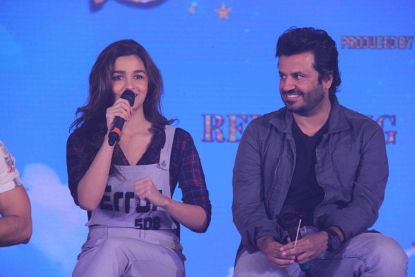 Bollywood Movie Shaandaar Audio Launch. Shaandaar Audio Launch,Shaandaar Audio,Shaandaar,bollywood movie Shaandaar,Shaandaar Song Launch,Shahid Kapoor and Alia Bhatt,Shahid Kapoor,Alia Bhatt,Shaandaar Song Launch pics,Shaandaar Song Launch images,Shaandaar Song Launch photos,Shaandaar Song Laun