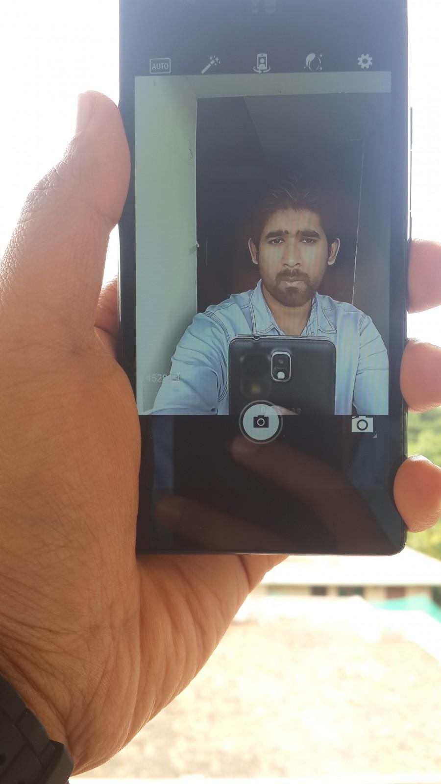 YU launched Yunique smartphone in India on Tuesday to attract the young crowd who like to tweak their phones without digging a deep hole in the pocket. Yu Yunique photos,Yu Yunique images,Yu Yunique design,Yu Yunique features,Yu Yunique release date,buy Yu Yunique