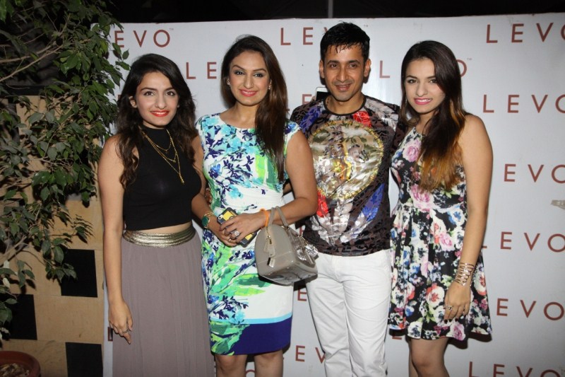 Manmeet of Meet Bros' star-studded birthday bash in Levo Lounge