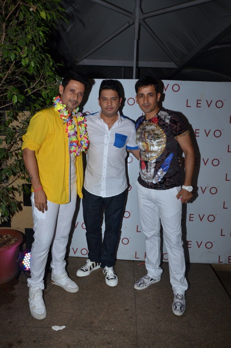 Photos of Manmeet of Meet Bros' star-studded birthday bash in Levo Lounge. Manmeet of Meet Bros' star-studded birthday bash,Manmeet of Meet Bros' birthday bash,birthday party,birthday celebration,Ayesha Jhulka,Ekta Kapoor,Ajay Kapoor,Karishma Tanna,Monali Thakur,Shruti Tejwani,Prabhu Deva