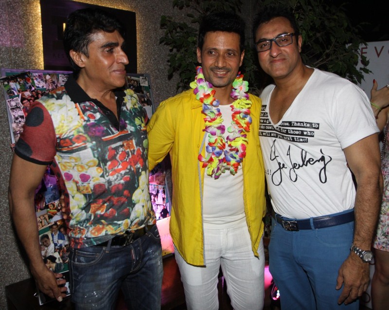 Photos of Manmeet of Meet Bros' star-studded birthday bash in Levo Lounge. Manmeet of Meet Bros' star-studded birthday bash,Manmeet of Meet Bros' birthday bash,birthday party,birthday celebration,Ayesha Jhulka,Ekta Kapoor,Ajay Kapoor,Karishma Tanna,Monali Thakur,Shruti Tejwani,Prabhu Deva