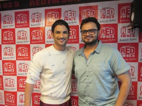 Detective Byomkesh Bakshy actor Sushant Singh Rajput and Red FM RV Rishi Kapoor