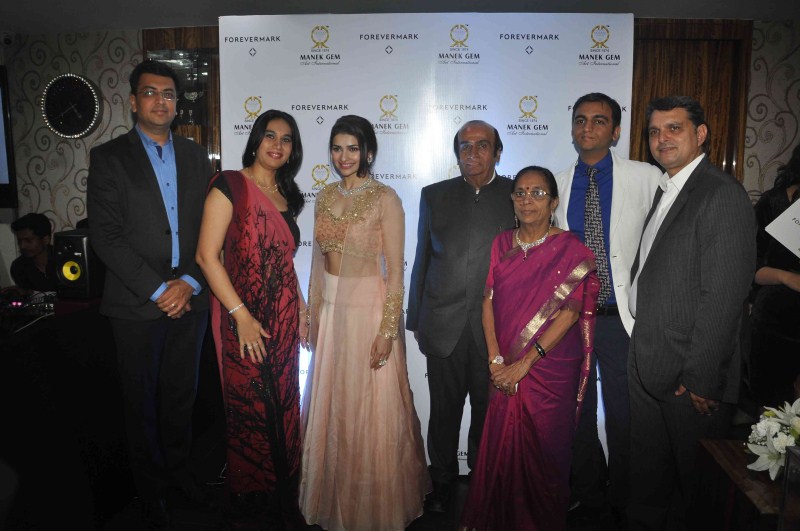 Bollywood Actress Prachi Desai showcases Manek Gems. Prachi Desai,actress Prachi Desai,Prachi Desai showcases Manek Gems,Manek Gems,Prachi Desai latest pics,Prachi Desai latest images,Prachi Desai latest photos,Prachi Desai latest stills,Prachi Desai latest pictures