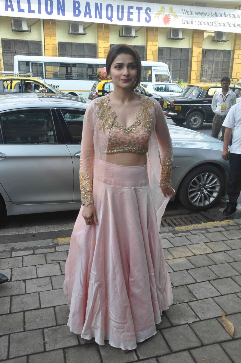 Bollywood Actress Prachi Desai showcases Manek Gems. Prachi Desai,actress Prachi Desai,Prachi Desai showcases Manek Gems,Manek Gems,Prachi Desai latest pics,Prachi Desai latest images,Prachi Desai latest photos,Prachi Desai latest stills,Prachi Desai latest pictures