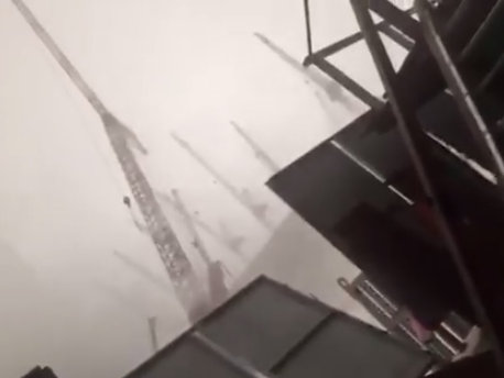 A massive construction crane crashed on the Grand Mosque in Mecca, Saudi Arabia on Friday evening. The death toll, which has been steadily climbing currently stands at 87 killed. Over 184 people have been injured. Mecca crash video,mecca crane crash video,saudi mosque,grand mosque accident,mecca,crane crash in mecca,video of mecca mosque crane crash,pictures mecca,saudi arabia,saudi