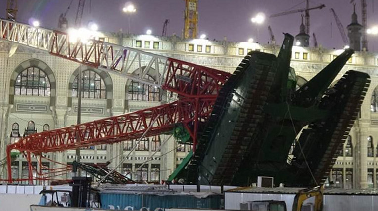 A massive construction crane crashed on the Grand Mosque in Mecca, Saudi Arabia on Friday evening. The death toll, which has been steadily climbing currently stands at 87 killed. Over 184 people have been injured. Mecca crash video,mecca crane crash video,saudi mosque,grand mosque accident,mecca,crane crash in mecca,video of mecca mosque crane crash,pictures mecca,saudi arabia,saudi