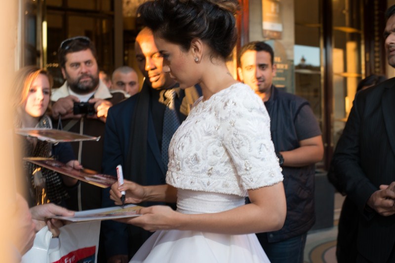 Bollywood Actress Kangana Ranaut gets a Queen's welcome in Paris. Kangana Ranaut,actress Kangana Ranaut,kangana ranaut katti batti,Katti Batti,Kangana Ranaut in Paris,Kangana Ranaut latest pics,Kangana Ranaut latest images,Kangana Ranaut latest photos,Kangana Ranaut latest stills,Kangana Ranaut latest pictures,Kangana R
