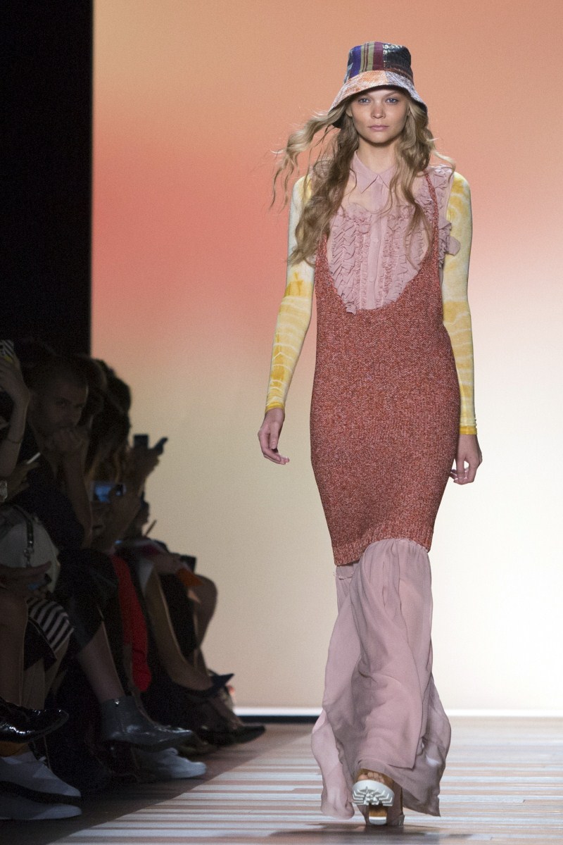 Highlights from New York Fashion Week. New York Fashion Week 2015,New York Fashion Week,NYFW,NYFW 2015,NYFW Day One,fashion show,fashion event,fashion show pics,fashion show images,fashion show photos,fashion show stills,fashion show pictures