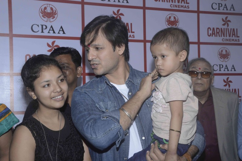 Bollywood Actor Vivek Oberoi celebrates his birthday with cancer patients. Vivek Oberoi,Vivek Oberoi birthday,Vivek Oberoi birthday celebration,Vivek Oberoi birthday celebration with cancer patients,cancer patients,actor Vivek Oberoi,Vivek Oberoi latest pics,Vivek Oberoi latest images,Vivek Oberoi latest photos,Vivek Oberoi late